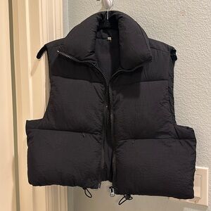 Black cropped puffer vest